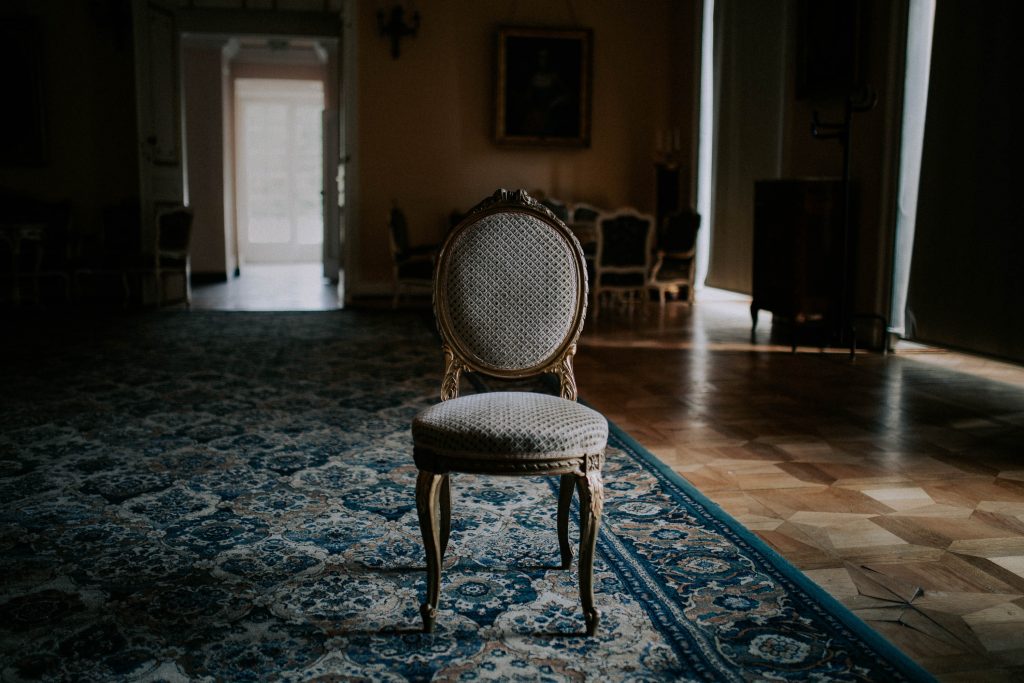 La chaise Louis XVI Médaillon : un bon choix